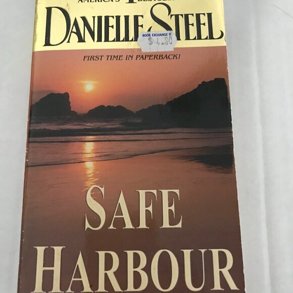 5 Danielle Steel Novels Plus a Bonus Gift - Picture 5 of 10